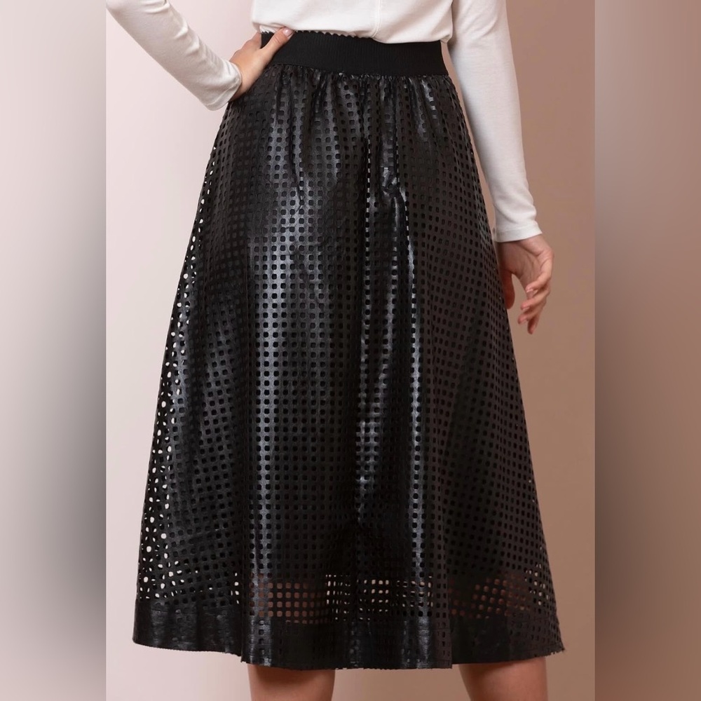 🆕 By Nancy New York Black Faux Leather Perforated Midi Skirt XXL Elastic Waist - Picture 3 of 17